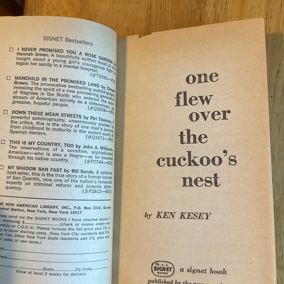 Original Paperback One Flew Over the Cuckoo's Nest - Picture 2 of 4